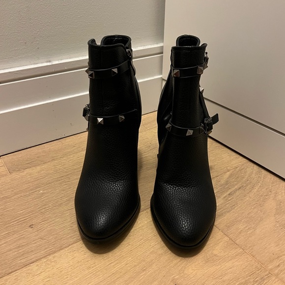 Vivo Rosa Black Boots with studs - Picture 2 of 9